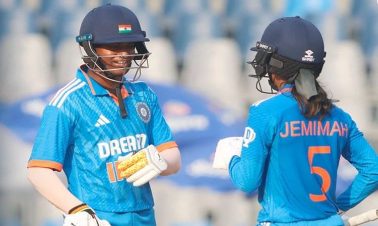 India Women set 283 runs target for australia women in first odi