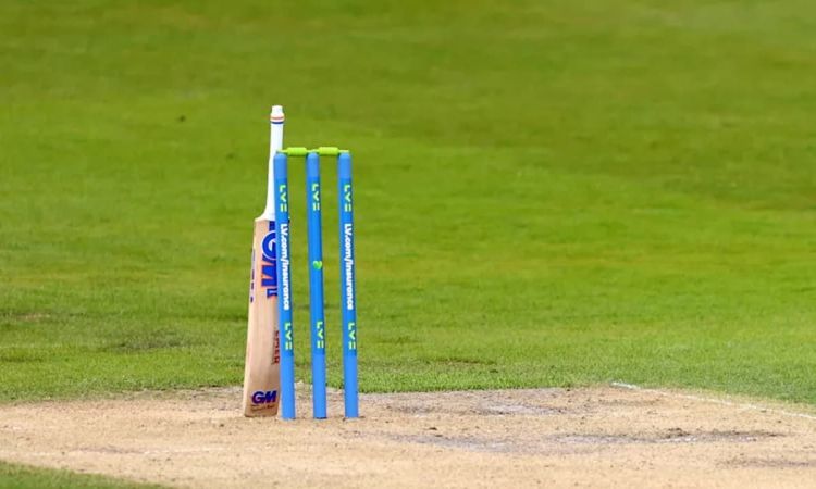 Len Hutton becomes first to be given obstructing the field in Test cricket history