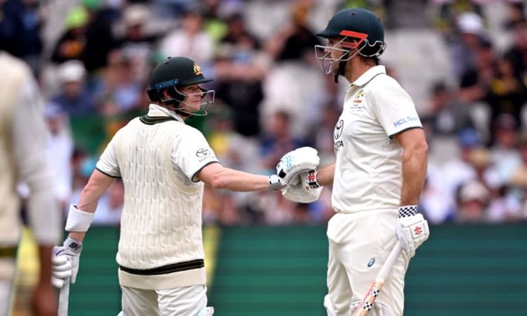 AUS vs PAK 2nd Test: मिचेल मार्श और स्टीव स्मिथ ने ऑस्ट्रेलिया को बचाया, पाकिस्तान पर बनाई 241 रनों 