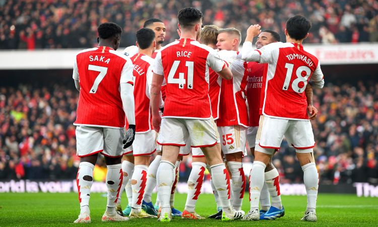 Arsenal stay top, Newcastle stun Man Utd in Premier League