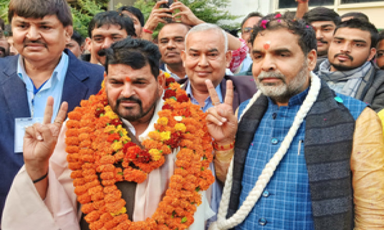 Brij Bhushan-aide Sanjay Singh elected new WFI chief (Ld)