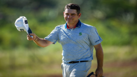 Golf: Designer Oosthuizen flies on the wings of three eagles to take lead in Mauritius Open 