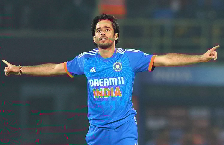 Zaheer Khan wants India to pick Ravi Bishnoi over Kuldeep Yadav in T20I series! குல்தீப் யாதவை விட ரவி பிஷ்னோய்க்கு முன்னுரிமை கொடுக்க வேண்டும் - ஜாகீர் கான்!