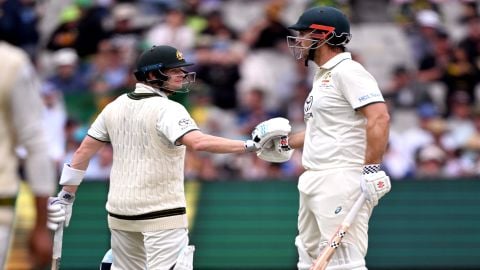 AUS vs PAK, 2nd Test: தடுமாறிய ஆஸ்திரேலியா; சரிவிலிருந்து மீட்ட மார்ஷ், ஸ்மித்!