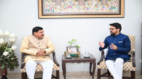 MP CM meets  Anurag Thakur to discuss National Youth Day 