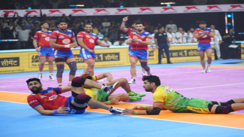 PKL 10: UP Yoddhas aim to start the new year with win against Patna Pirates (preview)