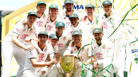 Australia beat Pakistan by 8 wickets in third test clean sweep series 3-0