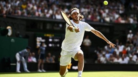 Australian Open: Tsitsipas Grand Slam hope alive after hard-fought victory over Thompson