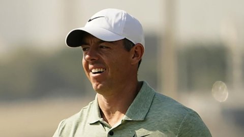 Bogey-free McIlroy begins 2024 with a stunning 62, leads Dubai Invitational by two