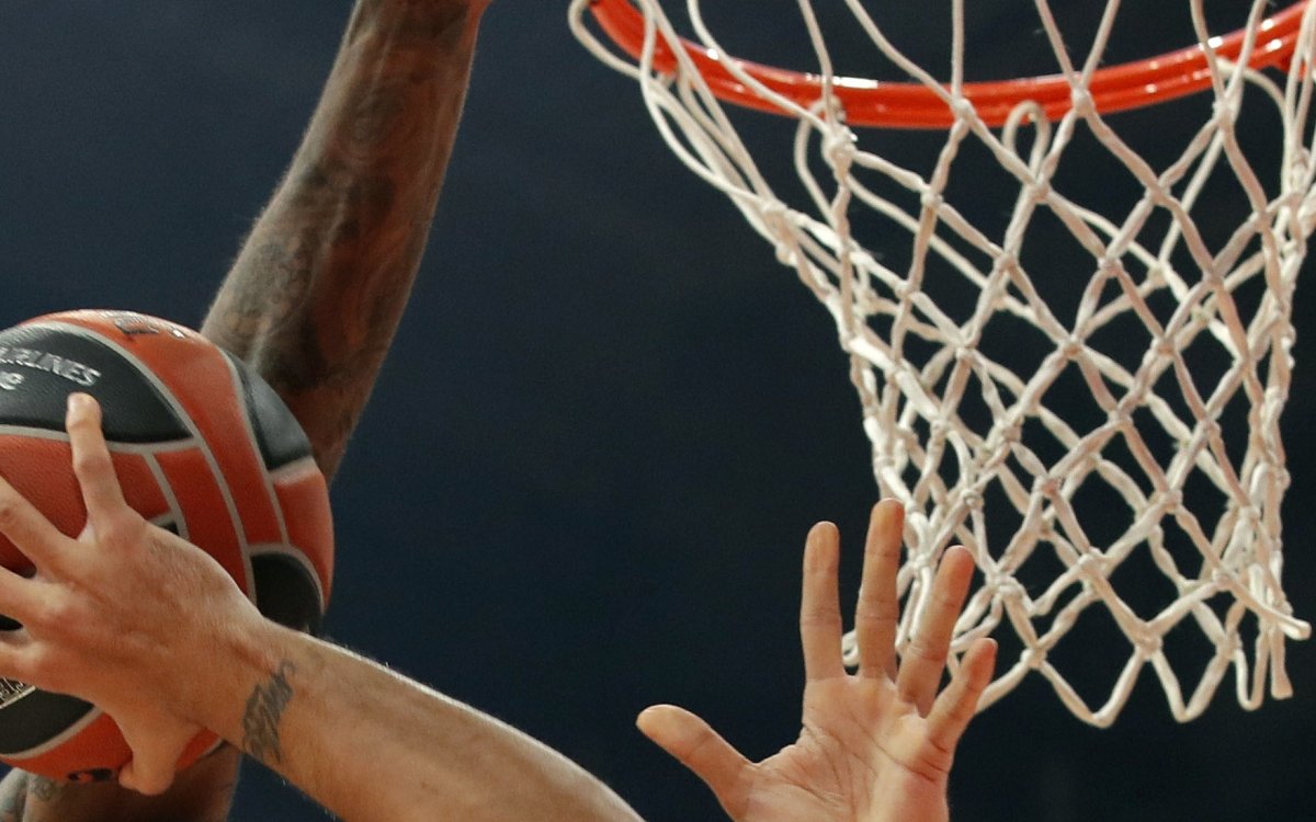 CBA Roundup Qingdao Guangdong, Shanghai Rout Ningbo On