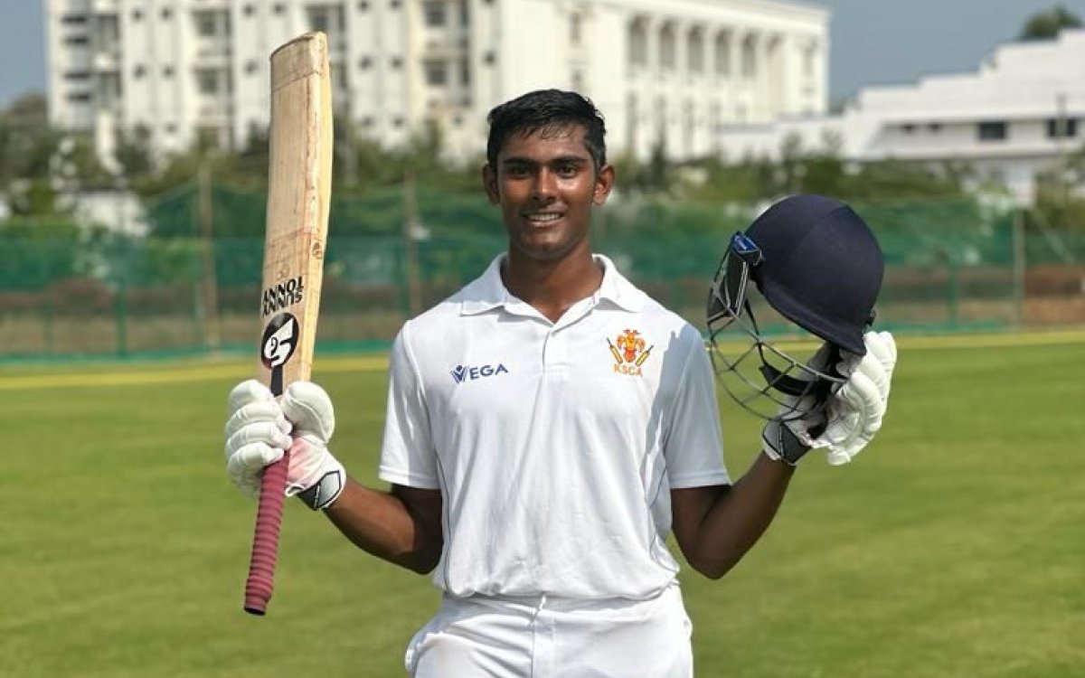 Cooch Behar Trophy Prakhar Chaturvedi Slams 400 Run In The Finals