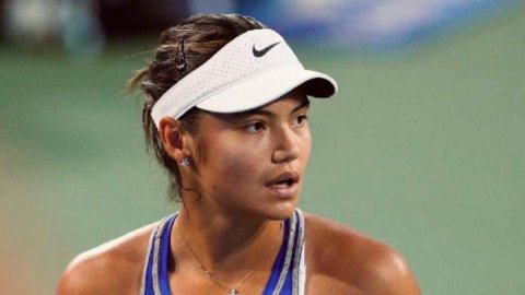 Emma Raducanu withdrew from Kooyong Classic after suffering ‘lingering soreness’