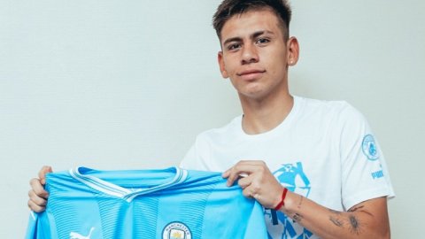 Football: Manchester City sign Argentina starlet Claudio Echeverri from River Plate