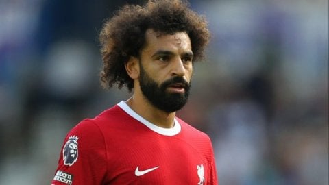 Injured Salah to return to Liverpool for treatment