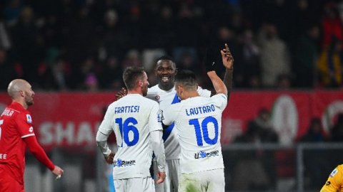 Lautaro, Calhanoglu boost Inter to crush Monza in Serie A