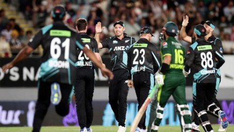 NZ vs PAK, 1st T20I: பாபர் ஆசாம் அரைசதம் வீண்; பாகிஸ்தானை வீழ்த்தியது நியூசிலாந்து!