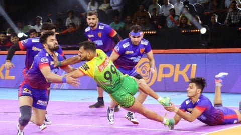 PKL 10: Dabang Delhi halts Patna Pirates' second-half comeback attempt, win by one point