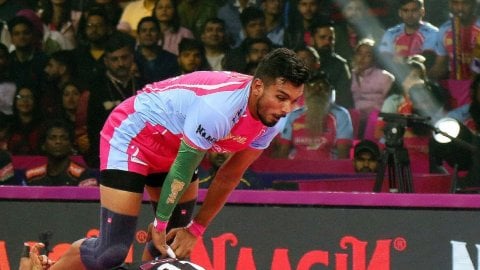 PKL 10: Jaipur Pink Panthers edge U Mumba 31-29 in 1001st game