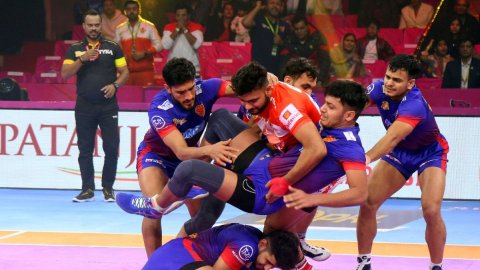 PKL: Gujarat Giants ride on Deepak Singh's high-5 to stall Dabang Delhi KC's winning run