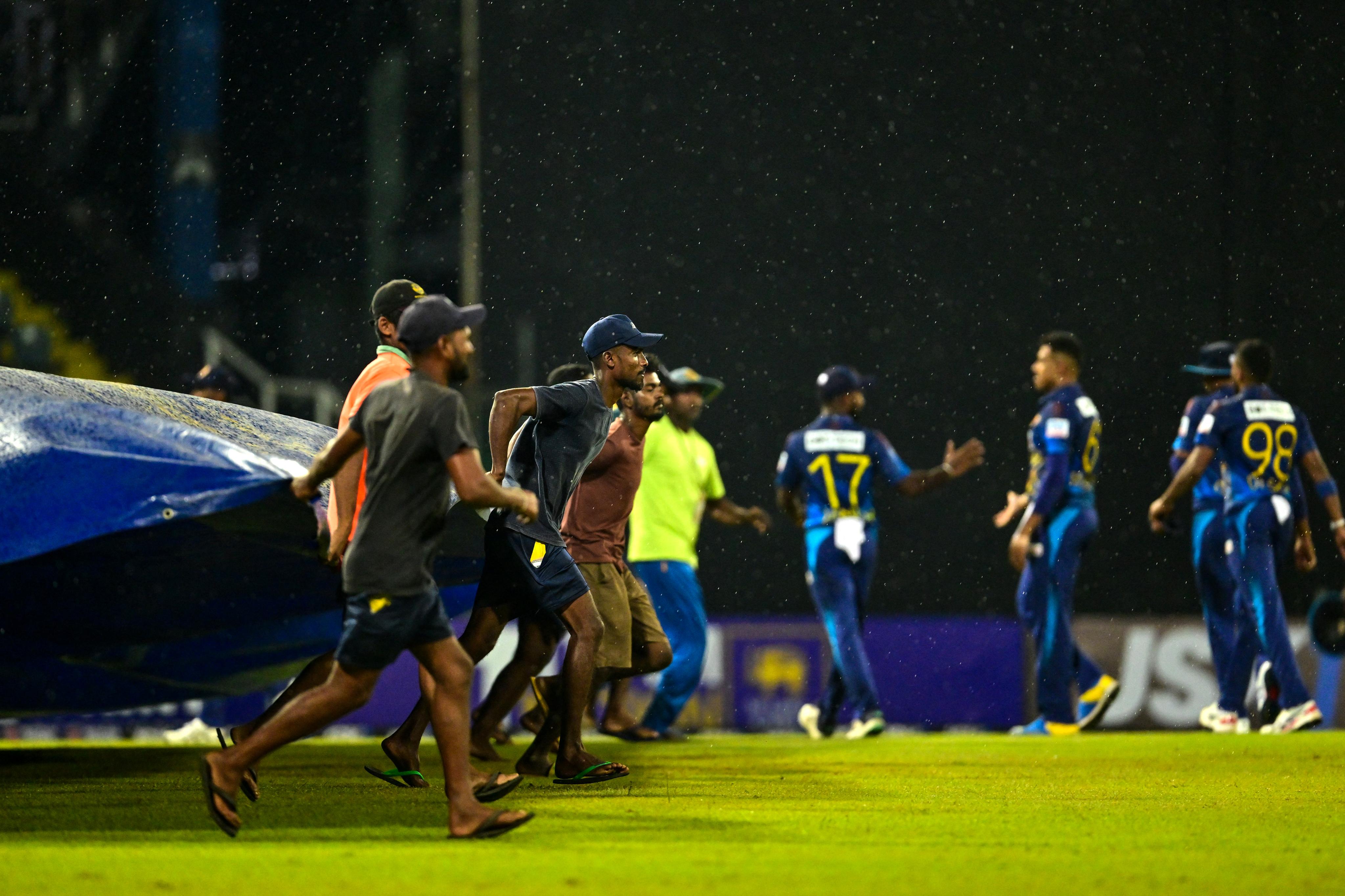 The 1st ODI between Sri Lanka and Zimbabwe was interrupted by rain! SL vs ZIM, 1st ODI: மழையால் முதல் ஒருநாள் போட்டி கைவிடப்பட்டது!