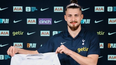 Spurs sign centre-back Dragusin from Serie A side Genoa