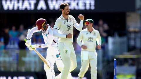 AUS vs WI, 2nd Test:  ஆஸி பந்துவீச்சில் சீட்டுக்கட்டு போல் சரிந்த விக்கெட்டுகள்; தடுமாறும் வெஸ்ட் இண