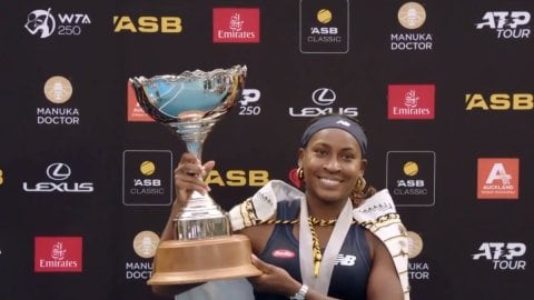 Tennis: Gauff beats Svitolina to defend Auckland title