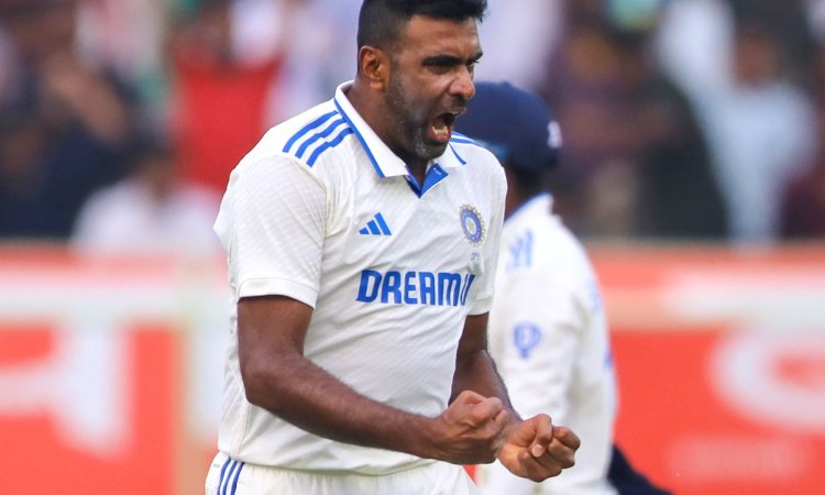 2nd Test: Ashwin takes three wickets as India reduce England to 194/6 in record chase of 399