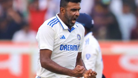 2nd Test: Ashwin takes three wickets as India reduce England to 194/6 in record chase of 399