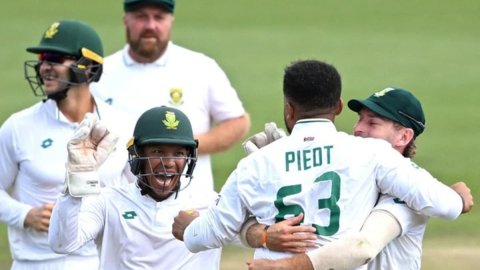 Dane Piedt Grabs Five Wickets As South Africa Take Second Test Lead