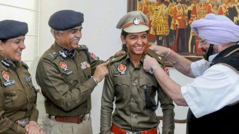 जब टीम इंडिया की कप्तान हरमनप्रीत कौर बनीं थी पंजाब पुलिस में DSP, लेकिन डिग्री फर्जी निकली