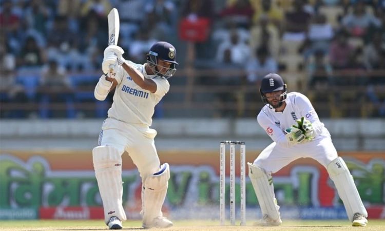  India 44/1 in second innings, lead England by 170 runs