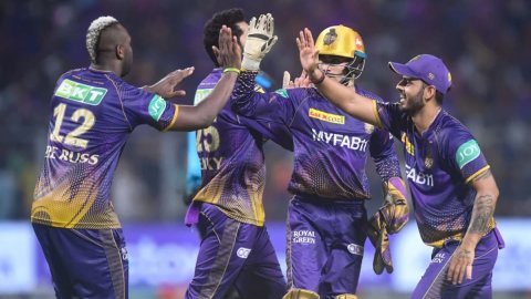 IPL 2024 से पहले अचानक KKR की टीम में हुआ बड़ा बदलाव, ये घातक श्रीलंकाई गेंदबाज़ बना टीम का हिस्सा