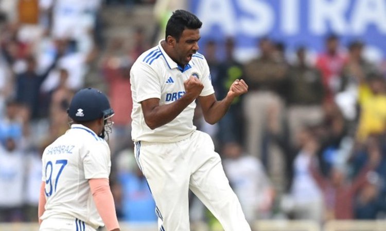 अश्विन ने 5 विकेट झटककर रचा इतिहास, तोड़ा अनिल कुंबले का एक और महारिकॉर्ड 