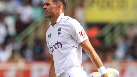 Anderson becomes oldest fast bowler to play Test in India