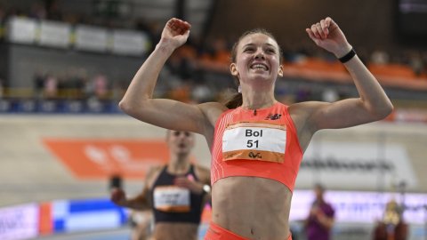 Athletics: Femke Bol breaks world indoor 400m record with 49.24 in Dutch Indoor Nationals