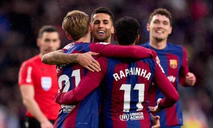 Barca cruise, Atletico held in Almeria in LaLiga