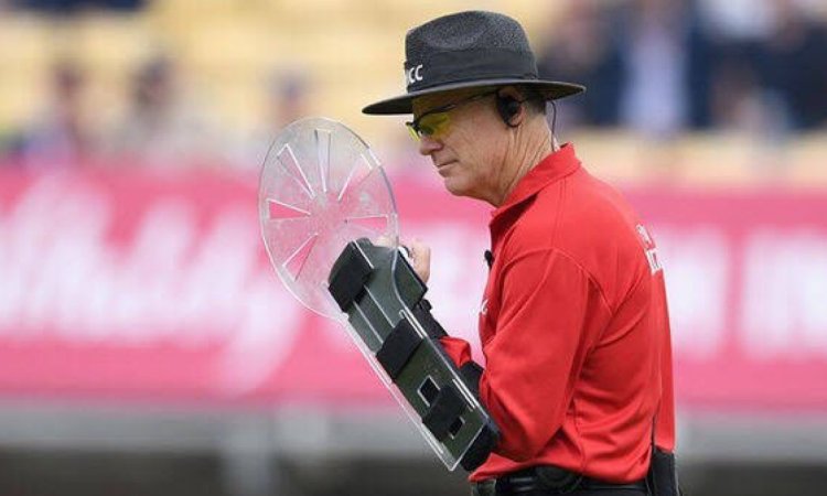 Bruce Oxenford and Paul Wilson to retire from Cricket Australia National Umpires Panel