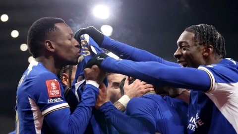 FA Cup: Chelsea stun Aston Villa, Nott'm Forest see off Bristol City to enter 5th-round