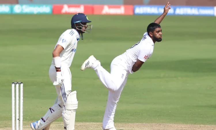 விசா பிரச்சனையில் சிக்கியதால் விமான நிலையத்தில் தடுத்து நிறுத்தப்பட்ட ரெஹான் அஹ்மத்!