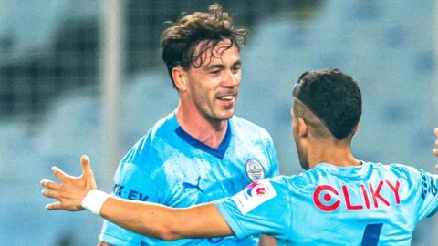 ISL 2023-24: Mumbai City FC overcome East Bengal with a narrow 1-0 win