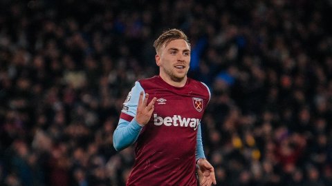 Premier League: Bowen's hat-trick fires West Ham to 4-2 win over Brentford