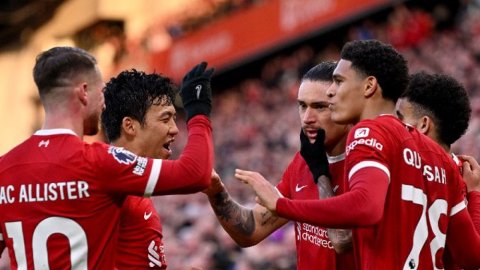 Premier League: Liverpool regain top spot with 3-1 win over Burnley