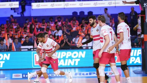 PVL Season 3: Kolkata Thunderbolts keep Super 5 hopes alive with solid win over Hyderabad Black Hawk