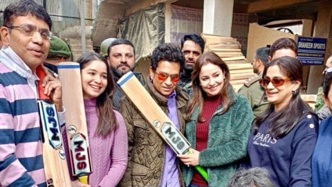 Sachin Tendulkar visits bat factory in J&K