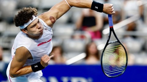 Tennis: Shelton survives stern test from Evans in Acapulco