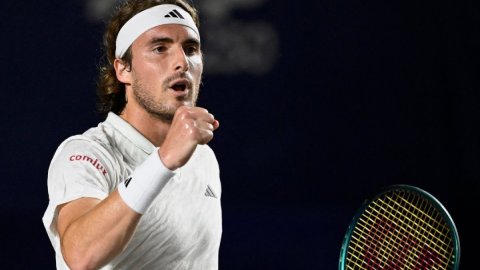 Tsitsipas beats Safiullin in Acapulco opener