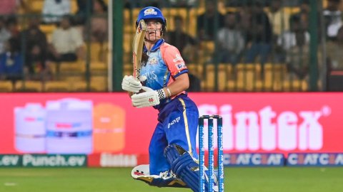 WPl 2024: Amelia Kerr's all-round show helps Mumbai Indians beat Gujarat Giants by five wickets