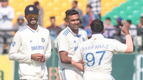 5th Test: Ashwin & Kuldeep reduce England to 103/5 at lunch, trail India by 156 runs