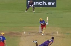 IPL 2024: रन मशीन कोहली ने दिखाई अपनी क्लास, 24.75 करोड़ के गेंदबाज पर जड़ दिया बेहतरीन छक्का, देखें V